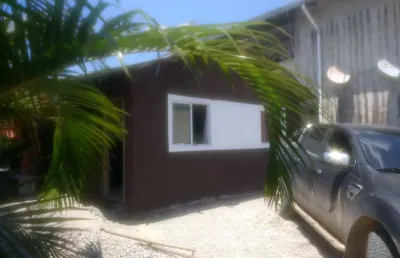 Casa com 2 quartos à venda na quatigua, piçarras, guaratuba, 74 m2 por r$ 300.000