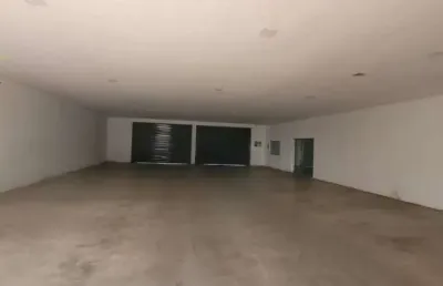 Salão comercial à venda em várzea grande-mt  6 salas, 6 banheiros, 5 vagas de garagem  220 m² no bairro cristo rei