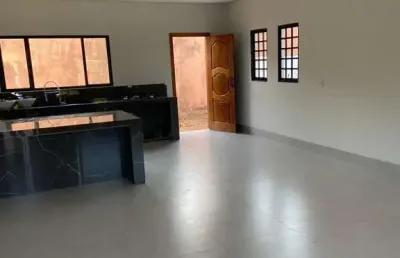 Imperdível oportunidade de adquirir casa com 2 quartos e 2 suítes no bairro bom clima em chapada dos guimarães-mt!