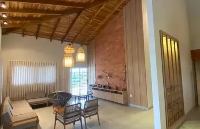 Casa a venda em chapada dos guimarães com vista e rodeada de mata nativa