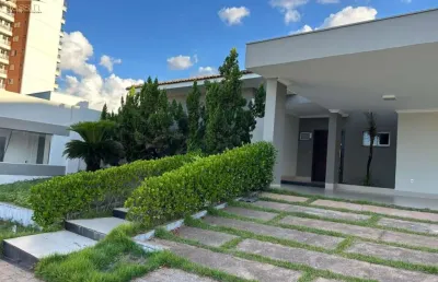 Casa térrea de alto padrão para locação no condomínio village das américas | 4 suítes, piscina e condomínio fechado ? cuiabá/mt