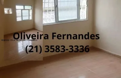 Casa com dois quartos e garagem para dois carros a venda em são gonçalo.