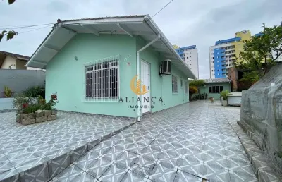 Casa com 3 quartos à venda na Rua São Francisco do Sul, Areias, São José