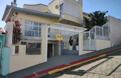 Casa à venda no bairro capoeiras - florianópolis/sc
