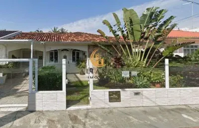 Casa em jardim cidade de florianópolis, são josé/sc