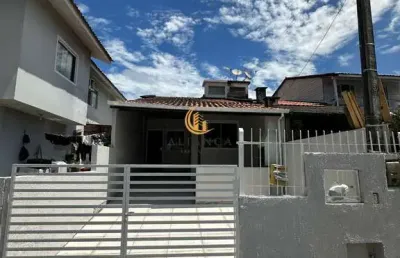 Casa com 2 quartos à venda na Rua Valmor Francisco, Bela Vista, Palhoça