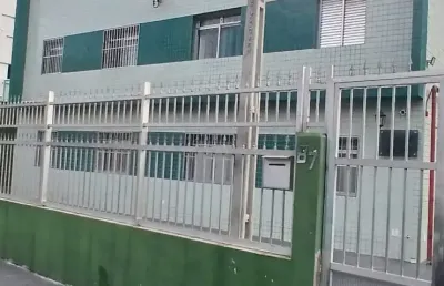 Oportunidade no canto do forte – apartamento térreo com vaga!