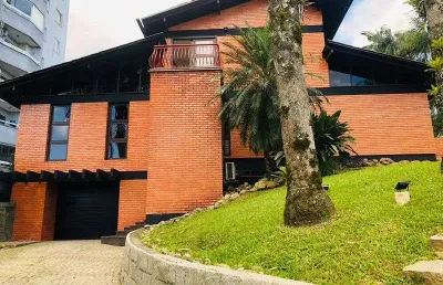 Casa com 3 quartos para alugar na Rua Gustavo Hoepfner, 118, Floresta, Joinville