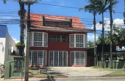 Sala comercial com 4 salas para alugar na Iririú, Fundos Com A Presidente Heuse, 2570, Iririú, Joinville