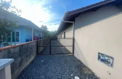 Casa com 1 quarto para alugar na Rua Antônio Alves, 721, Morro do Meio, Joinville