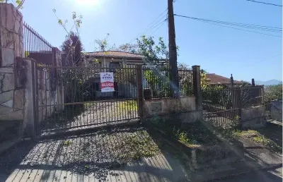 Casa com 3 quartos para alugar na Rua Treviso, 94, João Costa, Joinville