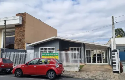 Casa comercial para alugar  com 224m2, centro de campo largo, prox. a abaré, mais pátio com 250 m2