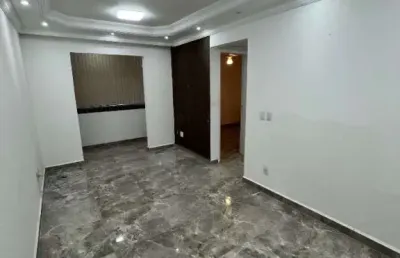 310mil - apartamento de 2 dormitórios - térreo - com lazer e garagem localizado no canto do forte
