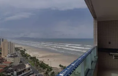 735mil - novo - 2 quartos um suite - sacada com vista livre pro mar - alto padrão - prédio frente mar