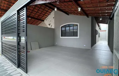 390mil - novidade casa totalmente reformada 

02 dormitórios sendo 01 suíte, a venda há menos de 120metros da praia  -
