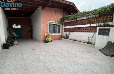 525mil casa com edicula em torno de 500 metros da praia do maracana