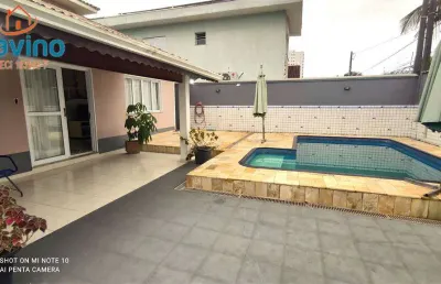 Casa isolada ampla 4 suítes espaço gourmet com churrasqueira 250 metros da praia do flórida