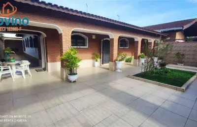 Casa com edícula há 350 metros da praia do flórida - churrasqueira 3 quartos e edícula nos fundos.
