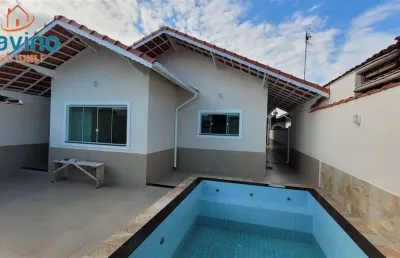 Casa isolada com piscina e espaço gourmet, alto apdrão lado praia
