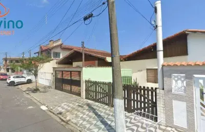 Casa geminada zona 2 - 2 quartos - garagem - 600 metros da praia do jardim real.