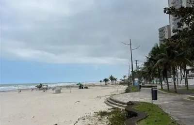 Apartamento mobiliado próximo ao mar 1 dormitório elevador portaria 267mil a vista ou pelos bancos