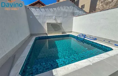Casa moderna com piscina e cascata espaço com churrasqueira bairro canto do forte, próximo a  avenida marechal hermes.