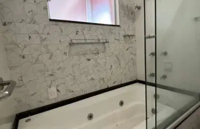Casa com 4 quarto(s) e 3 banheiro(s) para alugar, 315 m² por r$ 3500 / mês