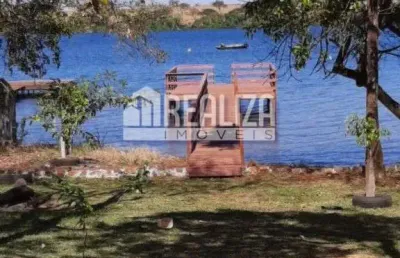 Casa com 3 quarto(s) e 2 banheiro(s) para alugar, 500 m² por r$ 3156 / mês
