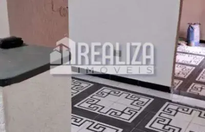 Casa com 2 quarto(s) e 1 banheiro(s) para alugar, 100 m² por r$ 1334 / mês