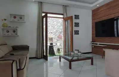 Casa com 5 quarto(s) e 2 banheiro(s) para alugar, 300 m² por r$ 3500 / mês