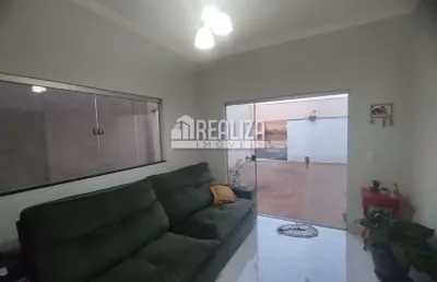 Casa com 2 quarto(s) e 2 banheiro(s) para alugar, 100 m² por r$ 1667 / mês
