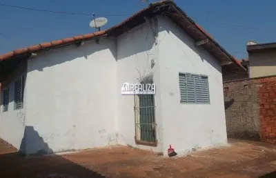 Casa com 2 quarto(s) e 1 banheiro(s) para alugar, 0 m² por r$ 834 / mês