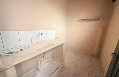 Casa com 1 quarto(s) e 1 banheiro(s) para alugar, 60 m² por r$ 865 / mês