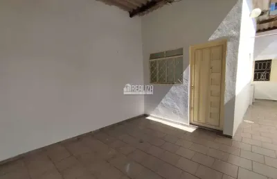 Casa com 1 quarto(s) e 1 banheiro(s) para alugar, 60 m² por r$ 1000 / mês