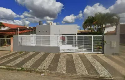 Casa com 3 quarto(s) e 5 banheiro(s) para alugar, 354 m² por r$ 5000 / mês