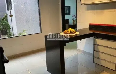 Casa com 4 quarto(s) e 3 banheiro(s) para alugar, 150 m² por r$ 3705 / mês