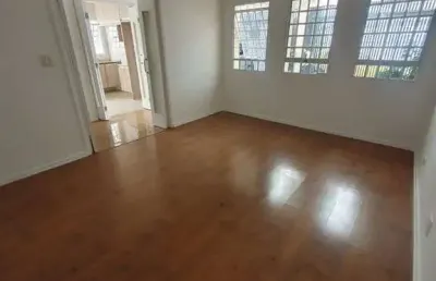 Casa com 5 quarto(s) e 3 banheiro(s) para alugar, 223 m² por r$ 6000 / mês