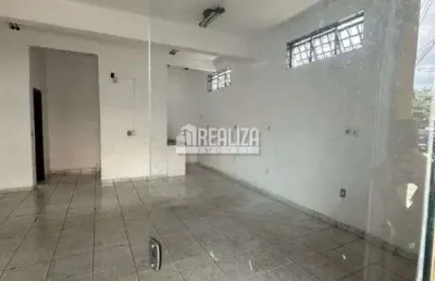 Casa com 1 quarto(s) e 1 banheiro(s) para alugar, 40 m² por r$ 1729 / mês