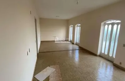Casa com 4 quarto(s) e 3 banheiro(s) para alugar, 150 m² por r$ 2000 / mês
