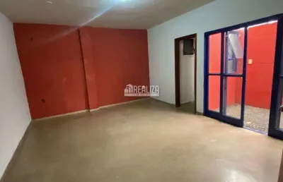 Casa com 5 quarto(s) e 3 banheiro(s) para alugar, 150 m² por r$ 4200 / mês