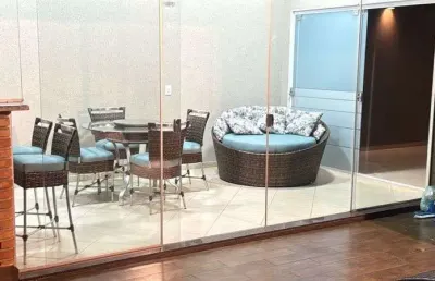 Casa com 3 quarto(s) e 2 banheiro(s) para alugar, 100 m² por r$ 5750 / mês