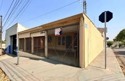 Casa com 3 quarto(s) e 2 banheiro(s) para alugar, 164.56 m² por r$ 1725 / mês
