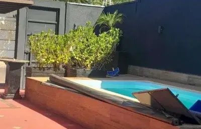Casa com 2 quarto(s) e 2 banheiro(s) para alugar, 100 m² por r$ 2300 / mês