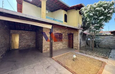 Casa super espaçosa com 4 quartos à venda, bairro ingá, em betim.