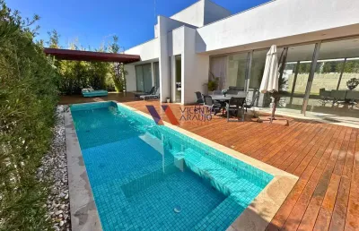 Uma casa no condômino montserrat feita para quem valoriza o viver bem.