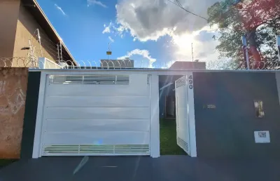 Casa nova no rita vieira com três dormitórios, sendo duas suítes