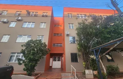 Condomínio eudes costa com três quartos e térreo, para locação