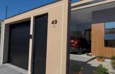 Casa alto padrão mobiliada localizada em tijucas santa catarina
