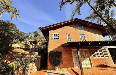 Casa com 4 quartos à venda na Rua Alfredo Dietrich, Atiradores, Joinville