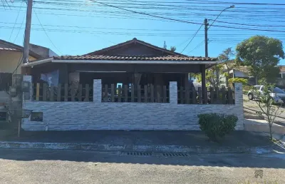 Excelente casa com piscina e varanda gourmet no cond. village do horto.